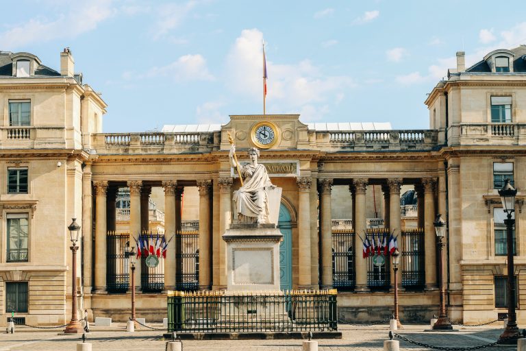 « Les politiques : un peu, beaucoup, à la folie ? Les lectures pyschologisantes de la vie politique » – en partenariat avec la Sorbonne Communication